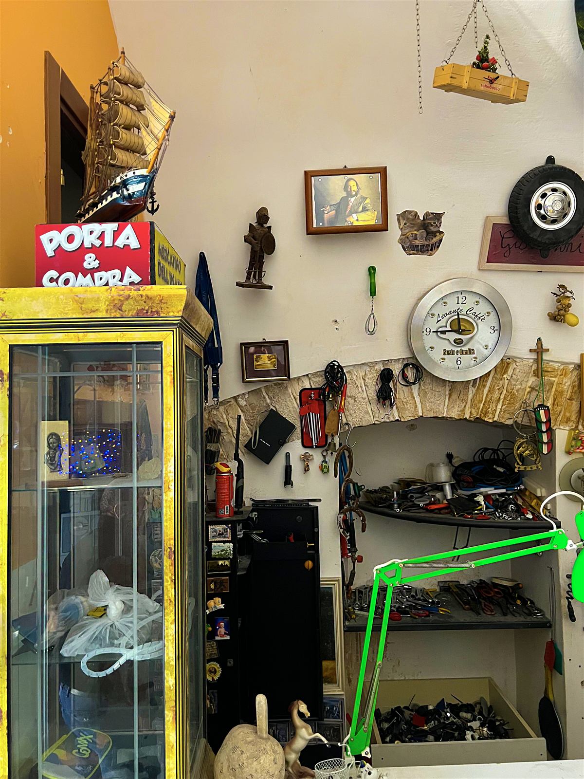 Ingresso del negozio Porta & Compra a Ruvo di Puglia